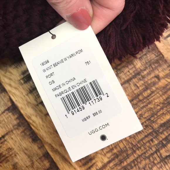 Ugg Yarn Pom Pom Knit Wool Blend Beanie New - Picture 4 of 6